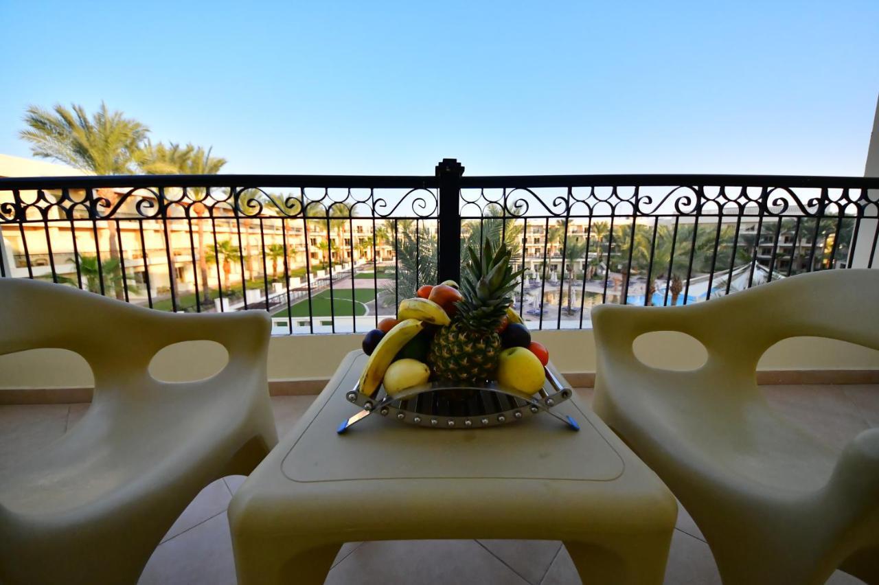 Xperience Kiroseiz Aquapark Premier-Naama Bay Hotel Sharm el-Sheikh Bagian luar foto A balcony at a hotel