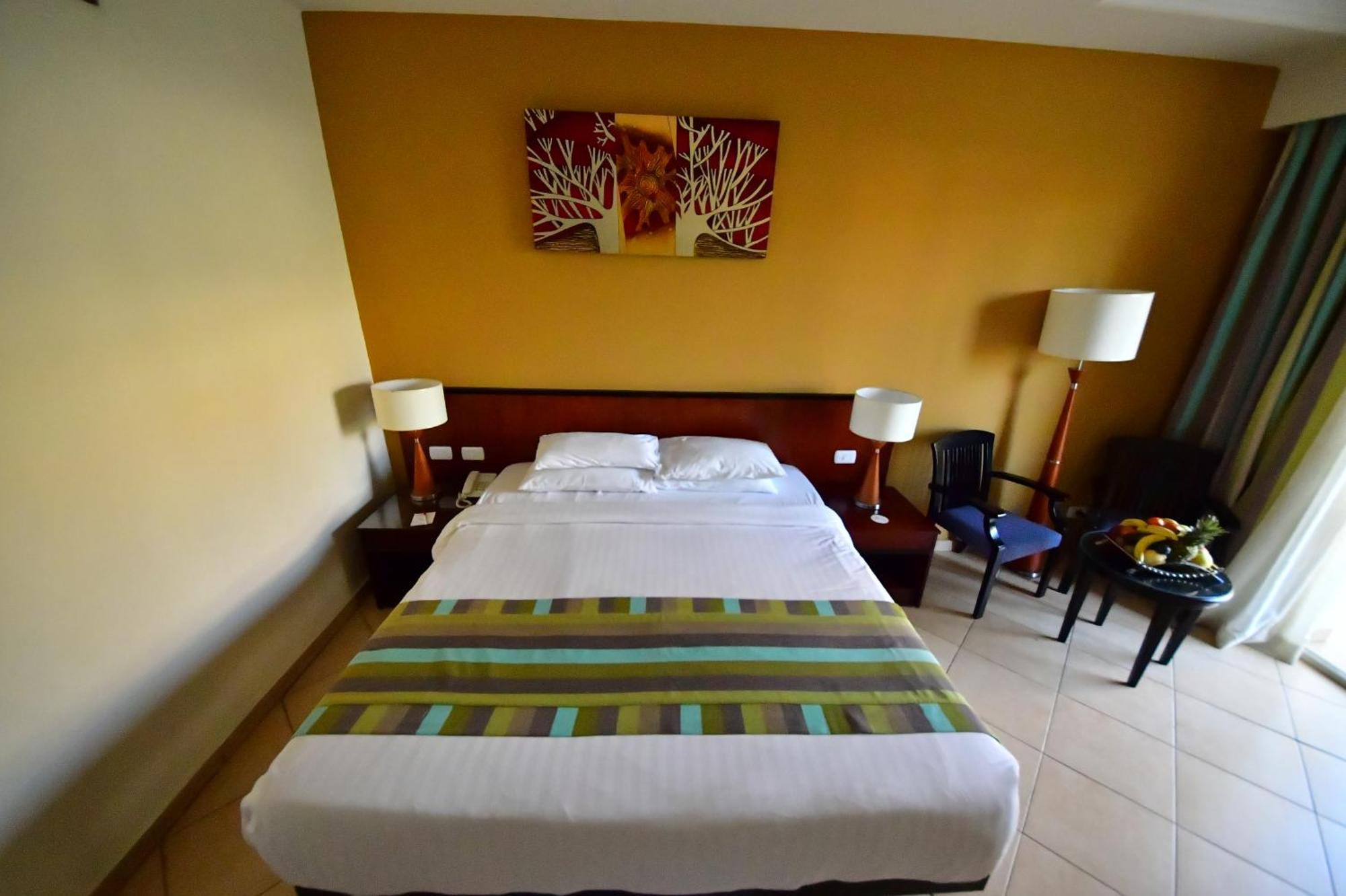 Xperience Kiroseiz Aquapark Premier-Naama Bay Hotel Sharm el-Sheikh Bagian luar foto A bedroom at the hotel