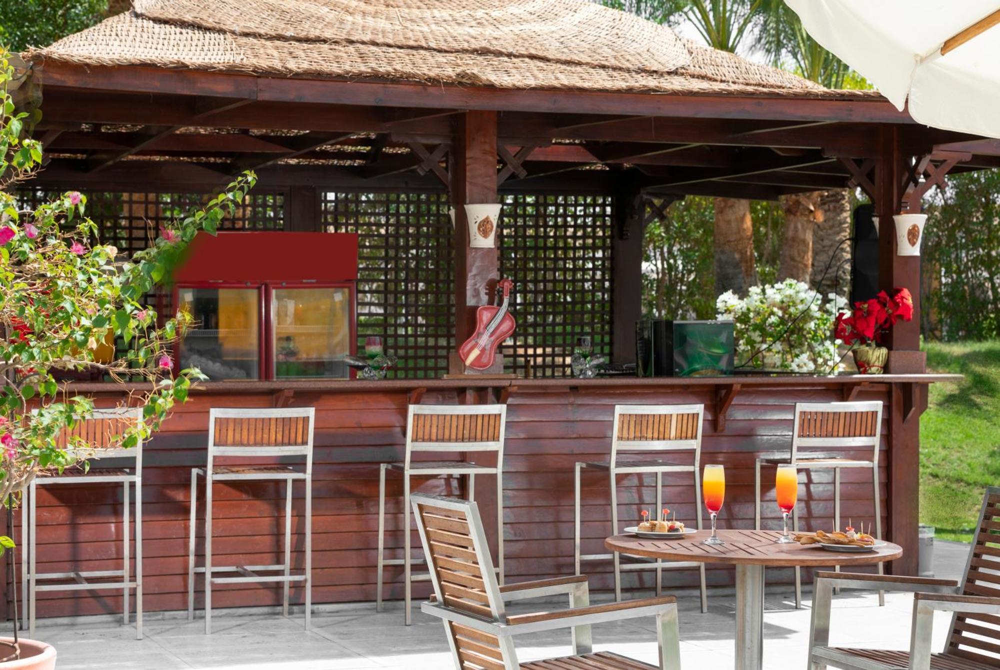 Xperience Kiroseiz Aquapark Premier-Naama Bay Hotel Sharm el-Sheikh Bagian luar foto The Pool Bar
